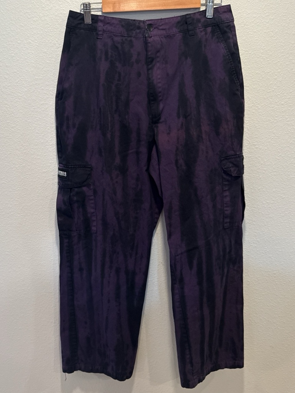 Women’s Y2K Style Purple and Black Tye Dye Petals Cargo Pants Size 11